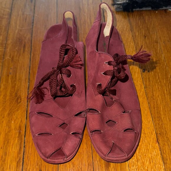 Aris Allen – Brick Red Lace-Up Peep-Toe Cut-Out Suede Dance Wedges (Size 8, EUC) - Picture 2 of 4